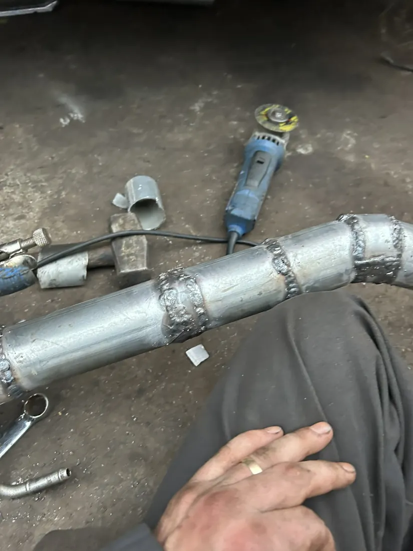 Welded exhaust pipe sections